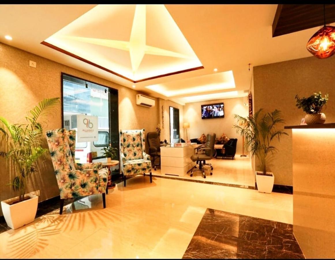 Hotel The Vegas Delhi Airport- A Boutique Hotel Neu-Delhi Exterior foto