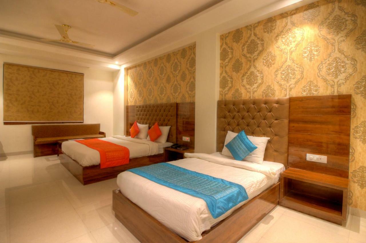 Hotel The Vegas Delhi Airport- A Boutique Hotel Neu-Delhi Exterior foto