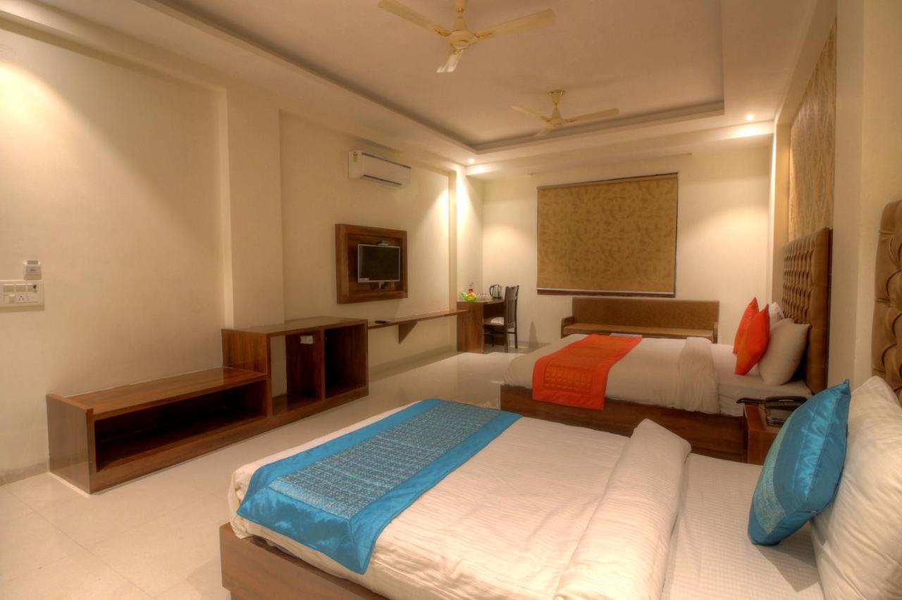 Hotel The Vegas Delhi Airport- A Boutique Hotel Neu-Delhi Exterior foto